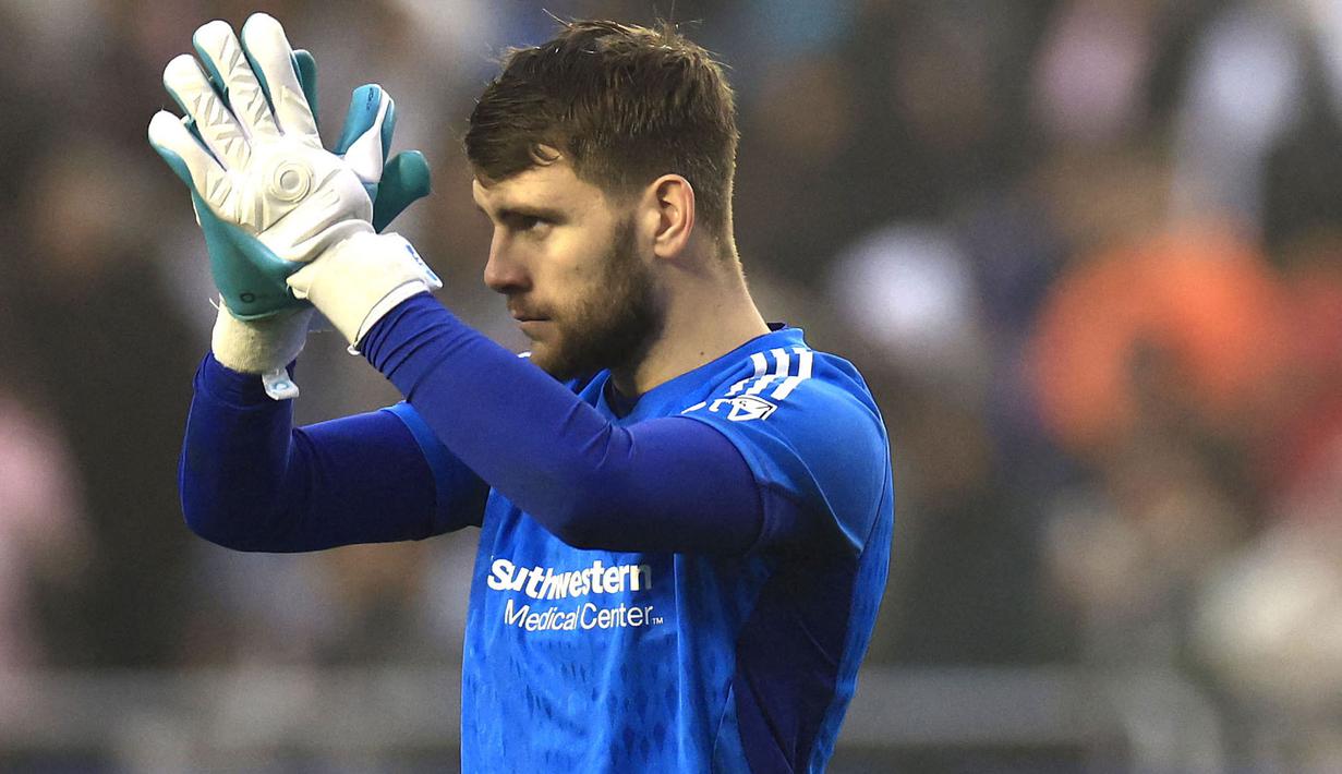 Timnas Indonesia masih belum berhenti untuk melakukan naturalisasi terhadap para pemain yang memiliki garis keturunan Indonesia yang sebagian besar lahir dan tumbuh besar di Belanda. Saat ini Timnas Indonesia malalui PSSI tengah memperjuangkan dua pemain keturunan lagi untuk berseragam Merah Putih, yaitu Maarten Paes dan Ole Romeny. (AFP/Getty Images/Carmen Mandato)