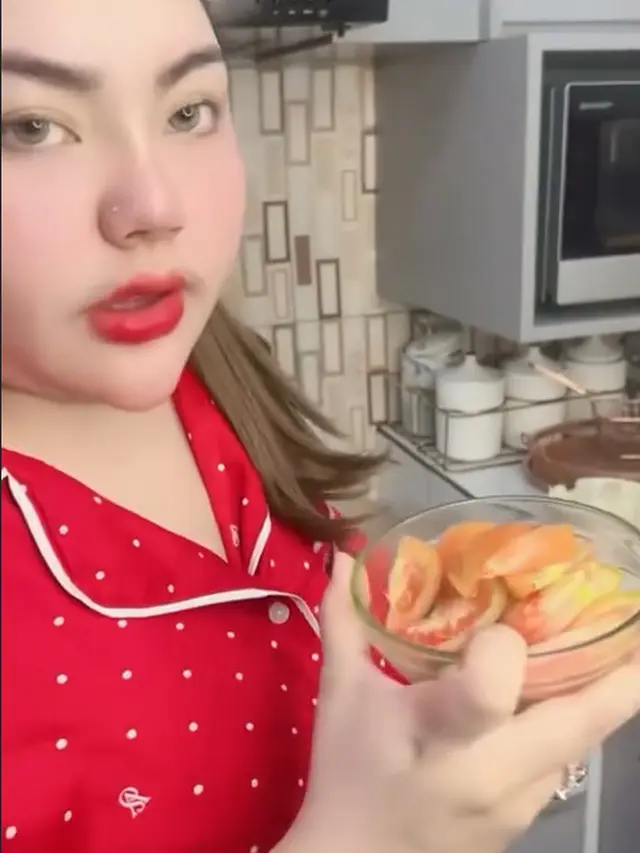 5 Potret Dapur Rumah Lisa Mariana, Rapi dan Penuh Peralatan Masak