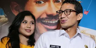 Wakil Gubernur DKI Jakarta Sandiaga Uno ikut menyaksikan film Benyamin; Biang Kerok. Wagub DKI tersebut mengapresiasi atas film yang mengangkat kebudayaan Betawi tersebut. (Adrian Putra/Bintang.com)