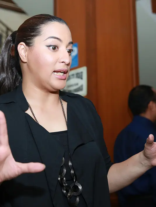 "Dia (Didi) saat pernikahan mengucapkan ijab qabul dalam bahasa Arab yang fasih, yang bagus sekali dan tidak diulang," lanjutnya. (Deki Prayoga/bintang.com)