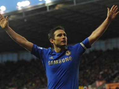 Sebagai salah satu klub Big Six di Liga Inggris, Chelsea selalu disinggahi para pemain hebat dari musim ke musim. Salah satunya adalah para pemain yang dipercaya sebagai spesialis penendang penalti. Tercatat ada 5 pemain dengan koleksi gol penalti terbanyak bagi Chelsea di era Premier League. Berikut daftar lengkapnya. (AFP/Andrew Yates)