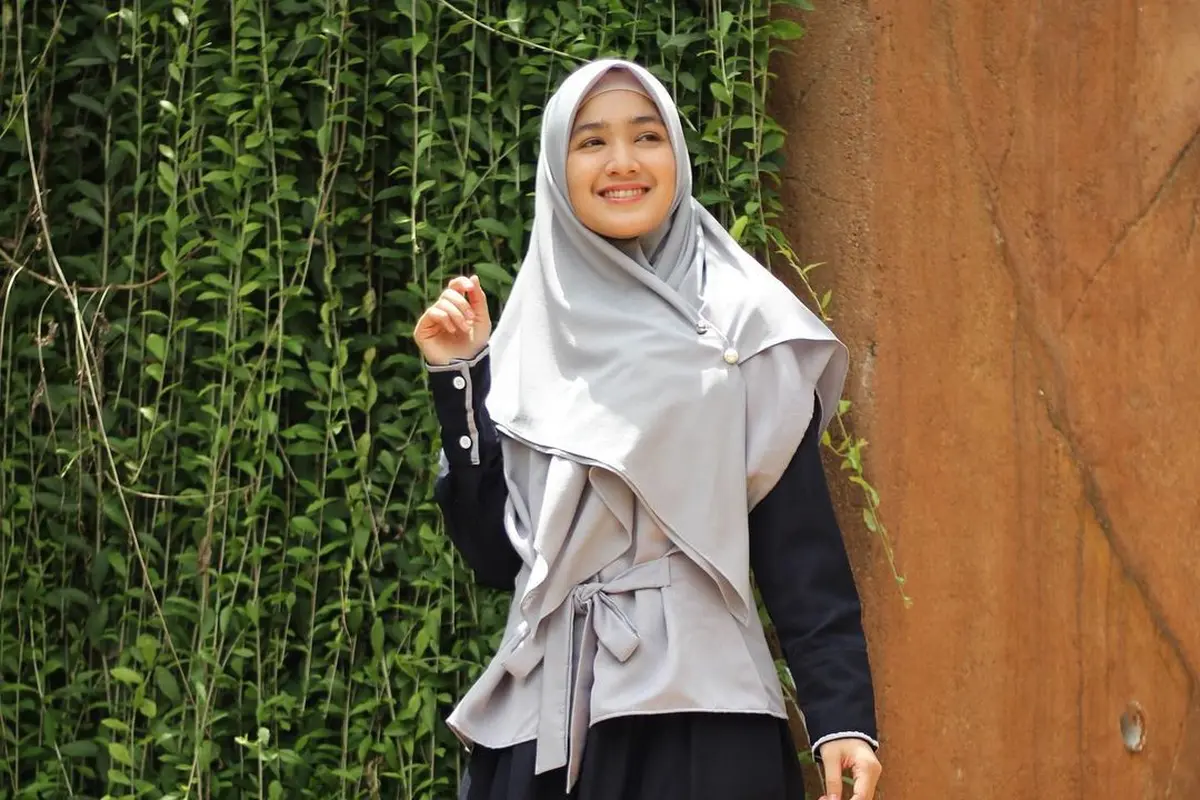 7 Pesona Cut Syifa saat Tampil Berhijab, Curi Perhatian