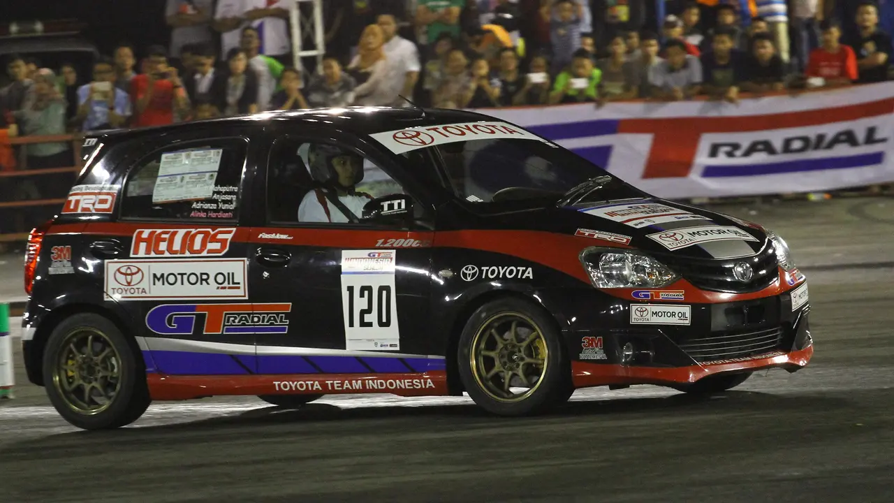  Alinka Berjaya di Slalom Malam Lampung