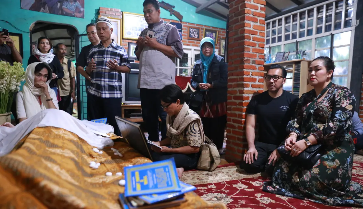 Nama besar dan karya-karya Koes Plus menjadi salah satu contoh para musisi lain. Baik grup maupun penyanyi solo. Banyak karya hits yang dilahirkan oleh Yon Koeswoyo bersaudara tersebut. (Adrian Putra/Bintang.com)