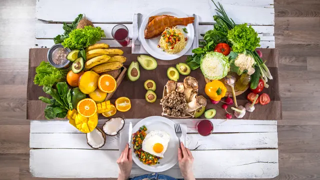 Ilustrasi makan siang/freepik.com/pvproductions