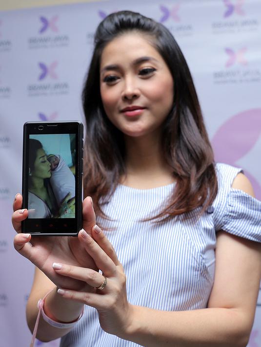 Ini Nama Anak Kedua Eva Anindita dan Reza Zachrie - News ...