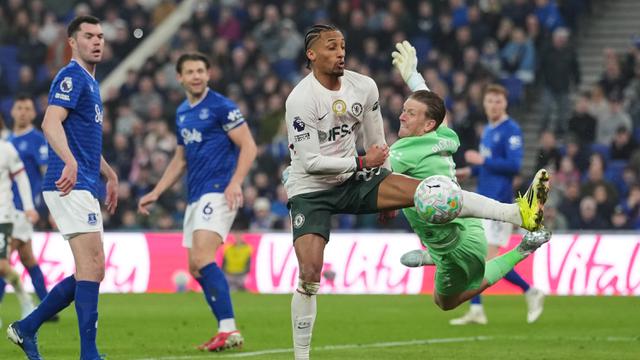 Foto: Aksi Heroik Jordan Pickford saat Melawan Chelsea, Gawang Everton Aman dari Kebobolan