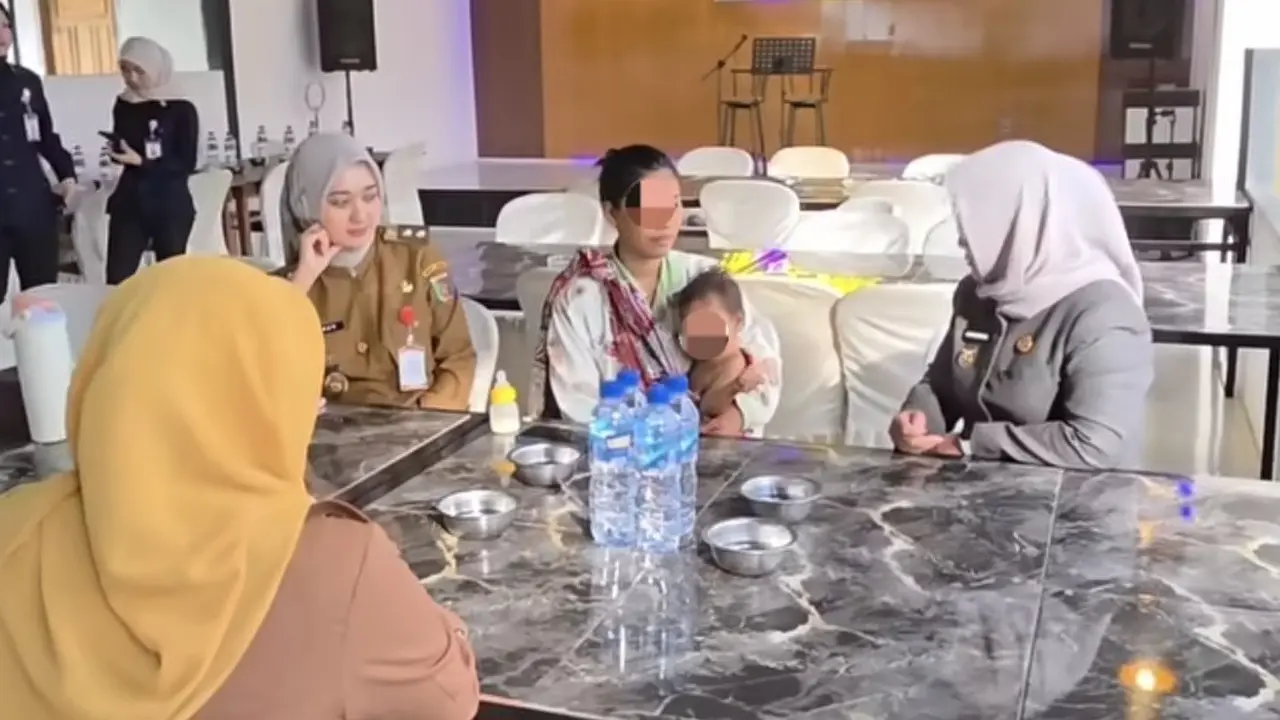 Orang tua dari bocah enam tahun yang dipasung