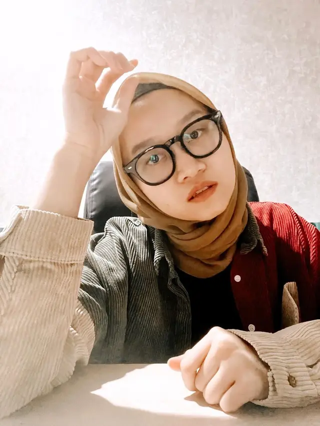 Sudah Dilamar, Ini 6 Potret Alca Oktaviani Kekasih Bintang Emon