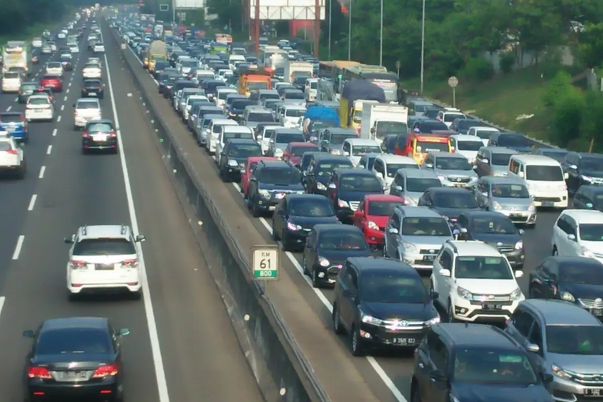 Macet Tol Cikampek
