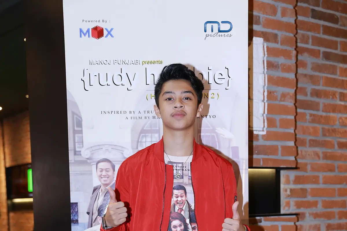 [Bintang] Bastian Steel