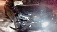 Pada kecelakaan ini, mobil sport pabrikan Jerman itu justru ditabrak dari belakang oleh Mercedes Benz S63 AMG.