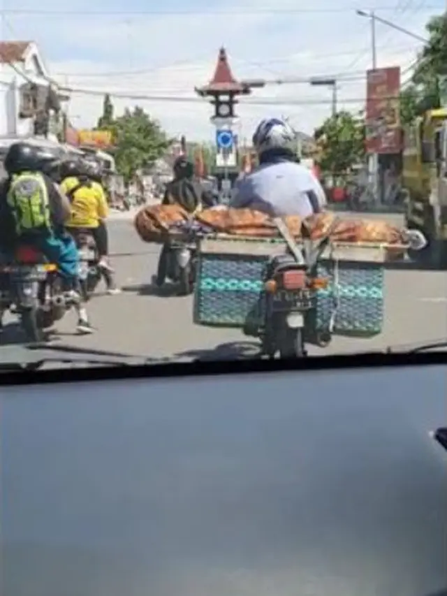 Viral Pengendara Sepeda Motor Bawa Jenazah di Jalanan Boyolali, Ini 4 Faktanya