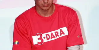 Usai memerankan tokoh pahlawan tanah air yang berkharisma, Jenderal Soedirman, kini Adipati Dolken berperan sebagai pria feminin di film '3 Dara'. (Deki Prayoga/Bintang.com)