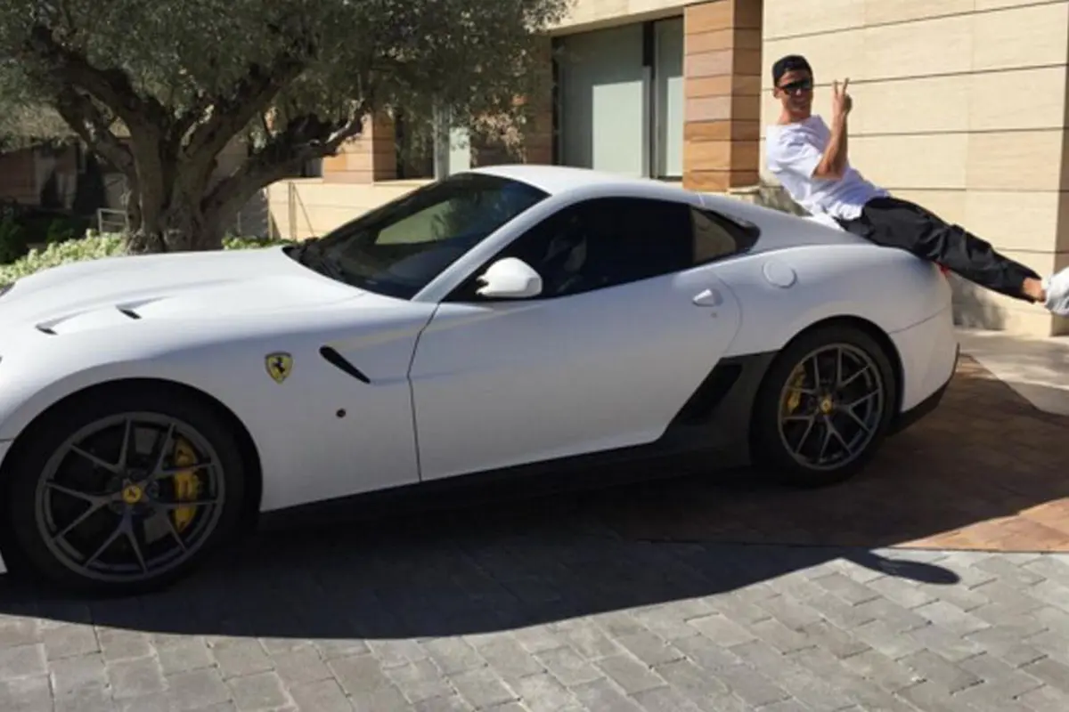 Tiga Mobil Mewah Kesukaan Cristiano Ronaldo