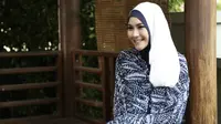 Artis Zaskia Mecca pun memberikan tutorial bagaimana memakai hijab untuk ke pesta. Simak videonya: