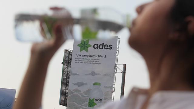 Billboard dari Sampah Plastik