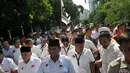 Minggu (01/06/14) Pasangan Prabowo dan Hatta Rajasa Mendatangi Gedung Komisi Pemilihan Umum dengan ditemani ratusan pendukungnya (Liputan6.com/Johan Tallo)