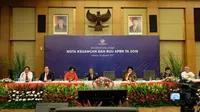 Menteri Koordinator bidang Perekonomian Darmin Nasution dan Menteri Keuangan Sri Mulyani serta beberapa menteri saat Konferensi Pers Nota Keuangan dan RUU APBN 2018. (Dok Humas Pajak)