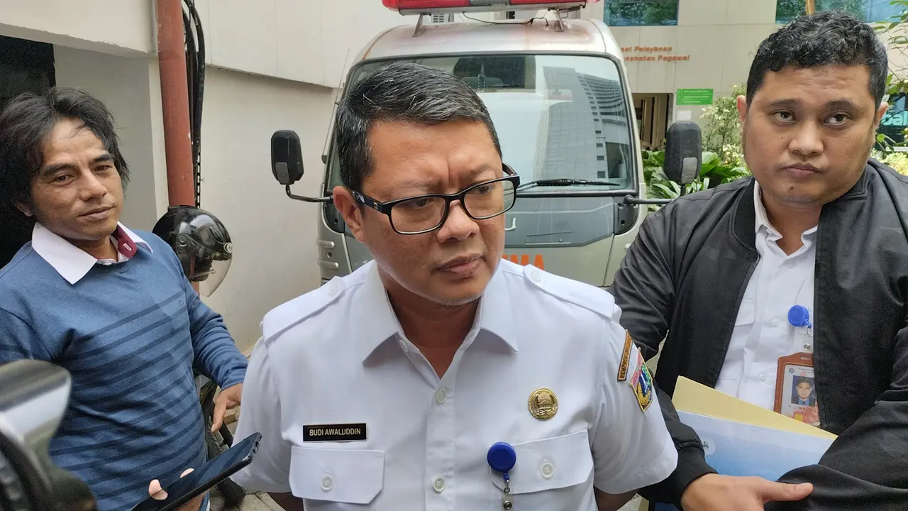 Kepala Disdukcapil DKI Jakarta Budi Awaluddin