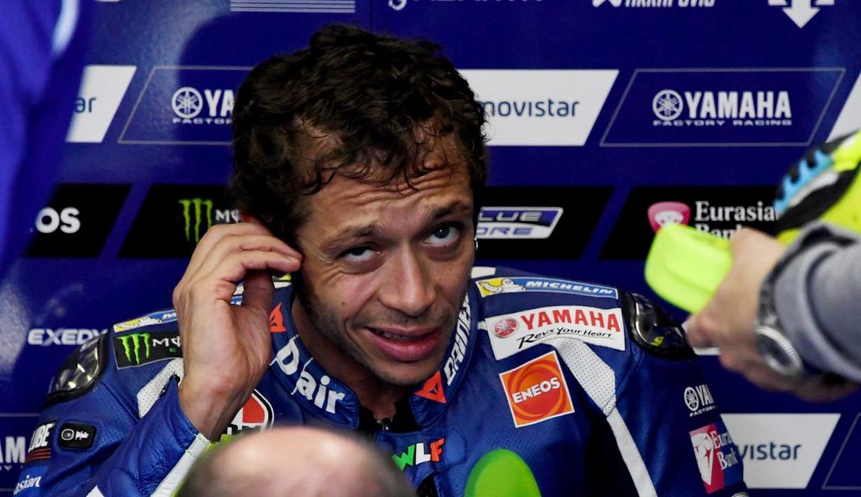 Valentino Rossi saat tampil dalam latihan bebas MotoGP Jepang di Sirkuit Motegi, Jepang, Jumat (14/10/2016). (AFP/Toshifumi Kitamura)