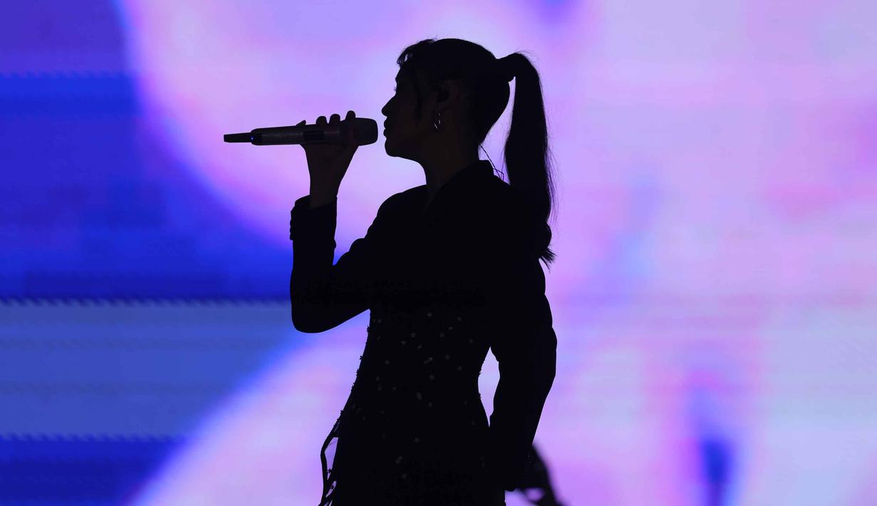 Selain Raisa, KLBB Festival 2026 juga menghadirkan musisi lintas genre lainnya. Tampak dalam foto, penyanyi, Raisa, saat tampil pada hari kedua gelaran KapanLagi Buka Bareng (KLBB) Festival 2026 di Stadion Madya, Kompleks Gelora Bung Karno, Senayan, Jakarta, Minggu 1 Maret 2026. (Bola.com/Bagaskara Lazuardi)