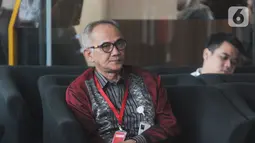 Sekretaris Jenderal Kementerian Perdagangan (Kemendag) Oke Nurwan menunggu pemeriksaan di Gedung KPK, Jakarta, Selasa (5/11/2019). Oke Nurwan dipanggil KPK sebagai saksi kasus dugaan suap impor bawang putih, untuk tersangka anggota DPR I Nyoman Dhamantra. (merdeka.com/Dwi Narwoko)