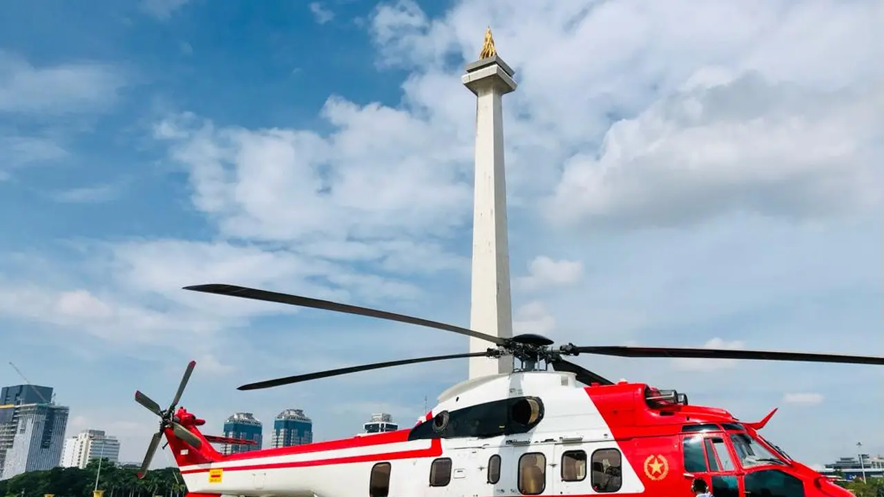 Presiden Joko Widodo atau Jokowi bertolak menuju Pelabuhan Patimban Kabupaten Subang, Provinsi Jawa Barat untuk melakukan kunjungan kerja,