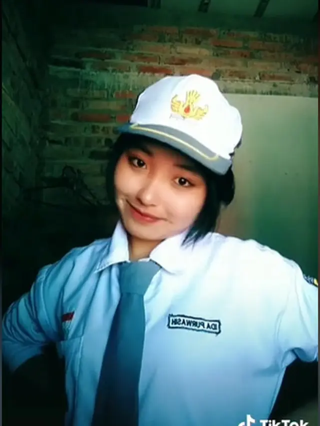 6 Potret Ida Wanita yang Disebut Mirip Natasha Wilona, Bak Kembar