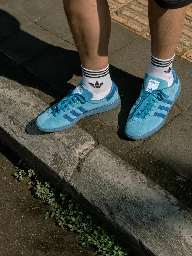 Adidas Rilis Koleksi Sepatu Edisi Pulau Sumatera, Desainnya Terinspirasi dari Ulos Batak