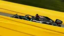 Pembalap Mercedes Lewis Hamilton mengemudikan mobilnya selama Formula 1 Grand Prix di Spa-Francorchamps, Spa, Belgia, Minggu (30/8/2020). Lewis Hamilton menempati posisi pertama disusul pembalap Mercedes Valtteri Bottas serta pembalap Red Bull Max Verstappen. (AP Photo/Francisco Seco, Pool)
