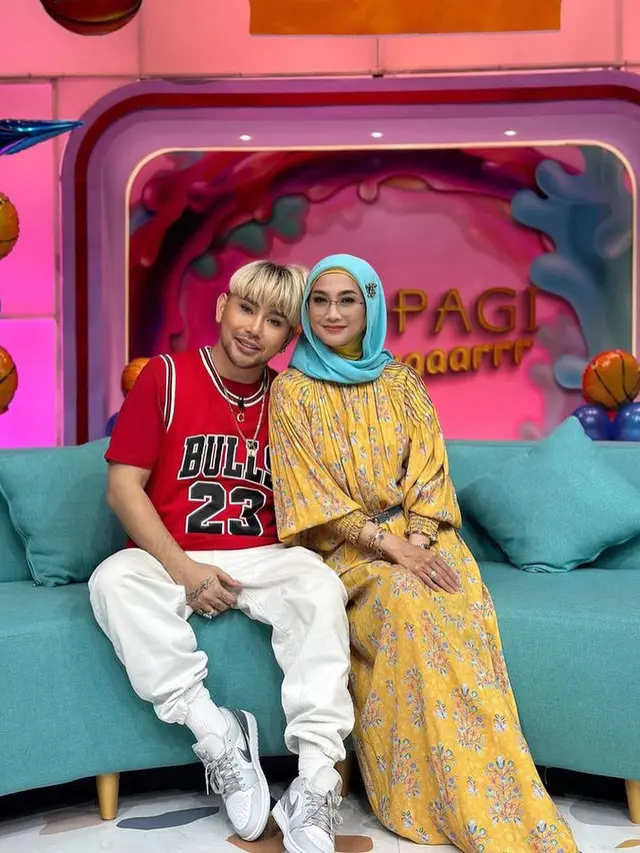 Intip 6 Gamis Kasual ala Desy Ratnasari, Modis dan Nyaman Dipakai Sehari-hari