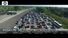 Kendaraan pemudik libur panjang akhir tahun mengular hingga 15 kilometer di Tol Ciawi kawasan Puncak.