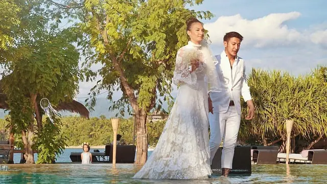 [Bintang] Pernikahan Dimas Anggara dan Nadine Chandrawinata