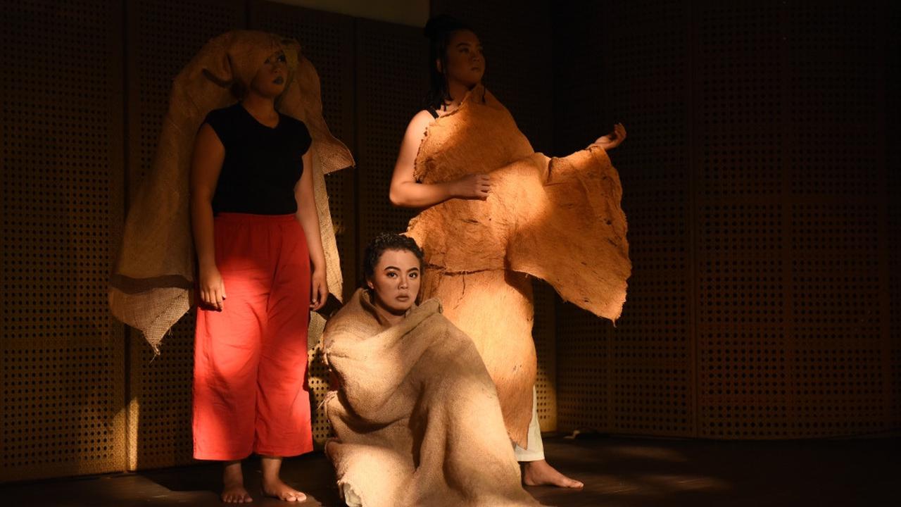 Fashion dalam pertunjukan teater