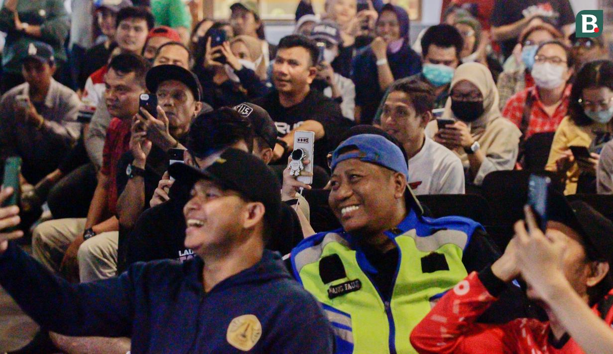 Ekspresi penonton saat nonton bareng  matchday ketiga grup F Kroasia Vs Belgia di 15 th Park, Kemang. Jakarta Selatan, Kamis (01/12/2022). (Bola.com/Rizky Aufaniam)