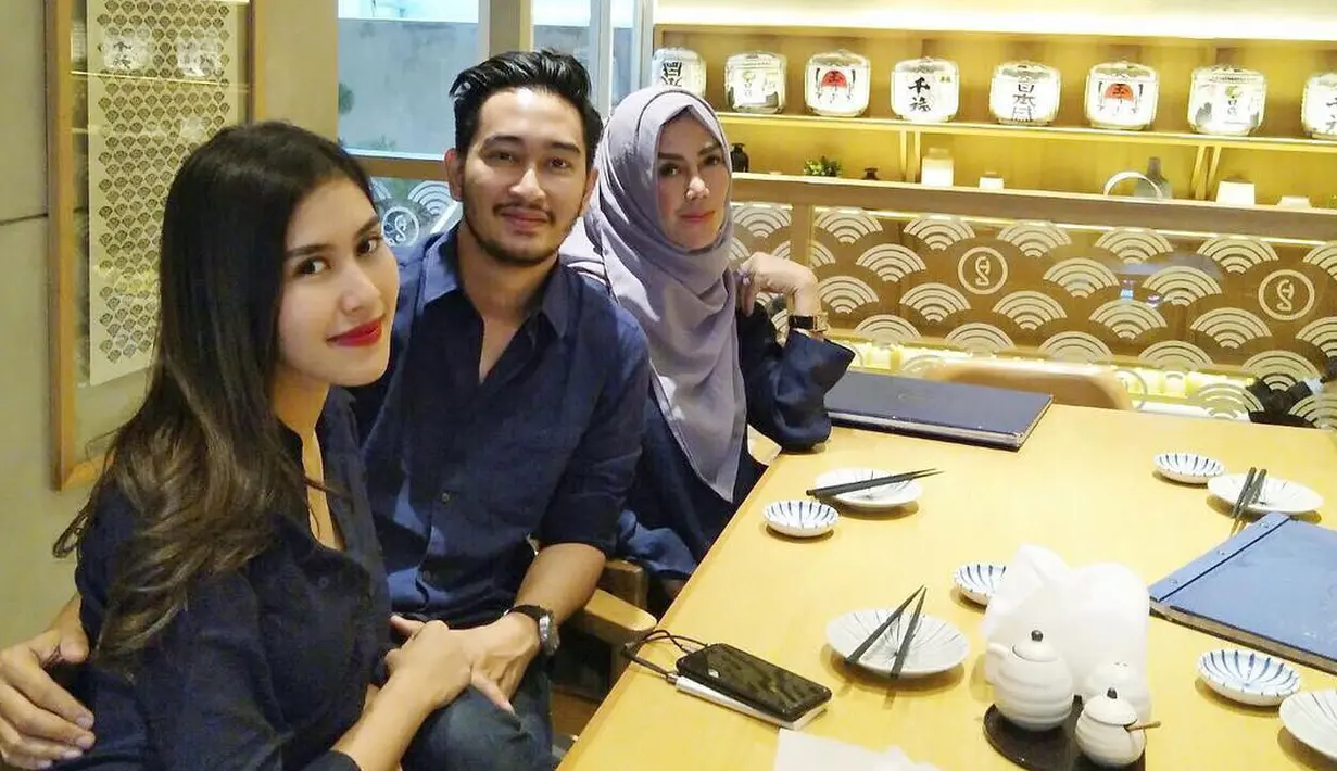 Tidak hanya dengan Syahnaz, Jeje pun juga semakin akrab dengan keluarga besar Syahnaz, apalagi sang mama, Amy Qanita. Terlihat beberapa kali mereka menghabiskan waktu bersama. (Instagram/syahnazs)