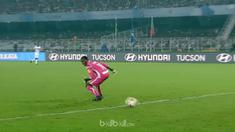 Kiper Mali, Youssouf Koita melakukan blunder memalukan saat hadapi Brasil. This video is presented by Ballball.