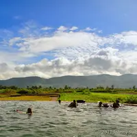 Rasakan sensasi berenang di kolam air soda Sumatra Utara.