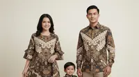Model Sarimbit Batik Keluarga Model Tunik dan Kemeja Formal Modern. Gemini