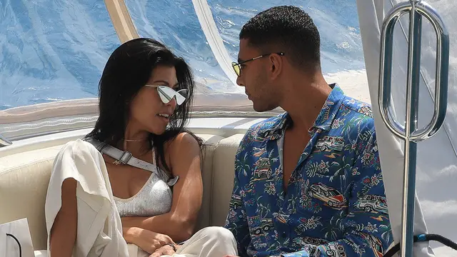 [Bintang] Kourtney Kardashian - Younes Bendjima