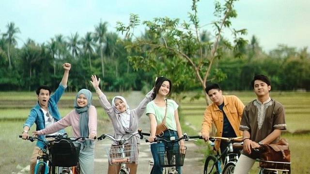 Jelang Episode Terakhir, Ini 6 Momen Kebersamaan Pemain Serial Ustad Millenial