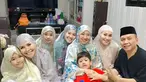Momen tarawih perdana di Ramadhan 2024 keluarga Ayu Ting Ting jadi spesial berkat kehadiran calon ibu calon suaminya. (Liputan6.com/IG/@mom_ayting92_)