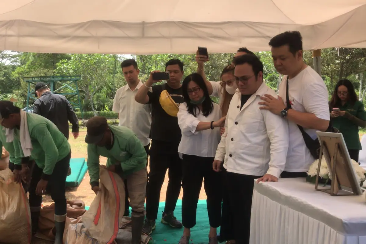 Pemakaman Alex Polii, ayah Mario Lawalata dan Oscar Lawalata