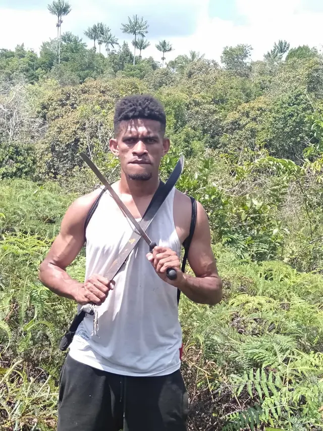 5 Potret Ricky Kambuaya di Luar Lapangan, Gelandang Persebaya