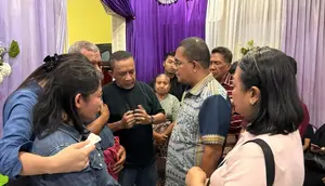 Tangis Ayah Dokter Icha Saat Minta Keadilan ke Gubernur NTT