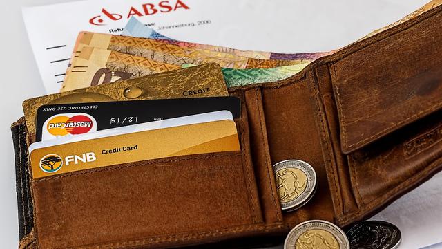 Ilustrasi dompet dan isinya