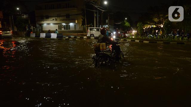 Rugi Miliaran Akibat Banjir Rob, Petani dan Petambak ...