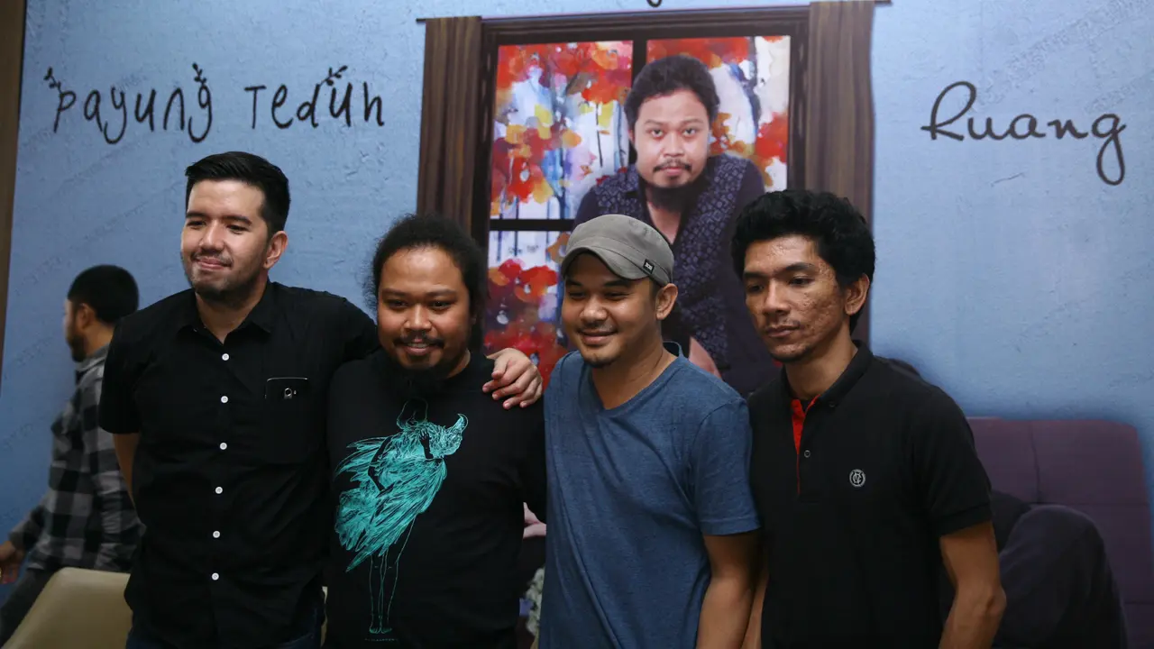 [Bintang] Payung Teduh