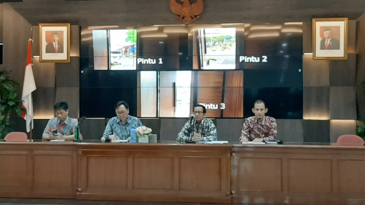 Kepala Batan, Anhar Riza Antariksawan (kedua dari kiri). (Liputan6.com/Pramita Tristiawati)